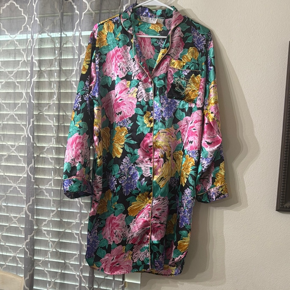 Vintage Floral Button-up sleep gown size medium